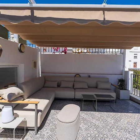 Calle Chile Townhouse 네르하