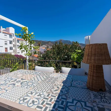 Calle Chile Townhouse 네르하